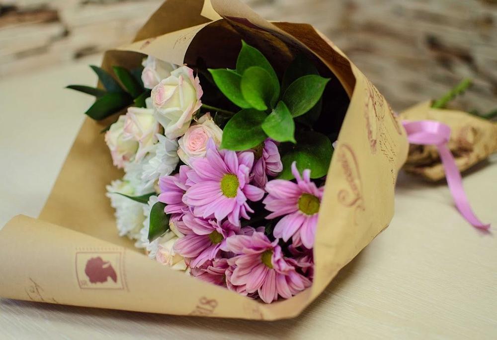 Букет цветов из: Розы и Хризантемы в Корсакове