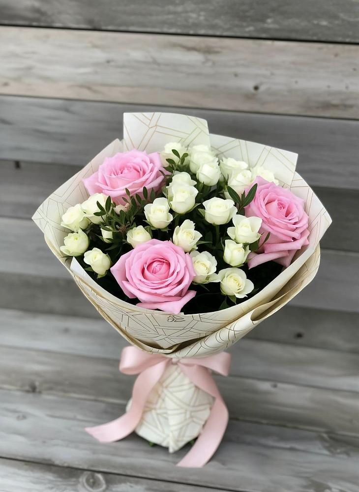 Букет цветов из: Розы в Корсакове