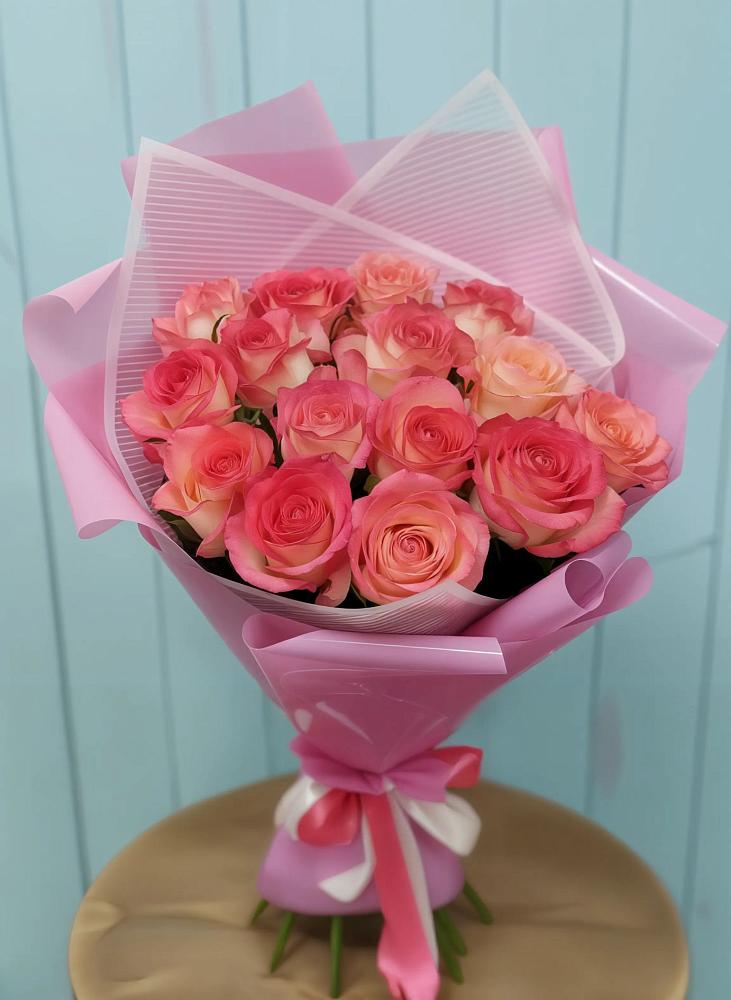 Букет 15 Розовых роз Равель в Корсакове
