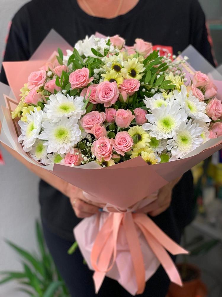 Букет цветов из: Розы и Хризантемы в Корсакове