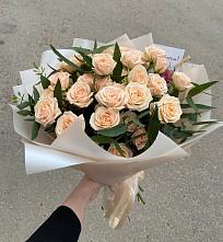 Букет Кремовые розы Латте в Корсакове