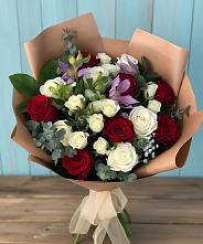 Букет цветов из:  Розы и Альстромерии в Корсакове