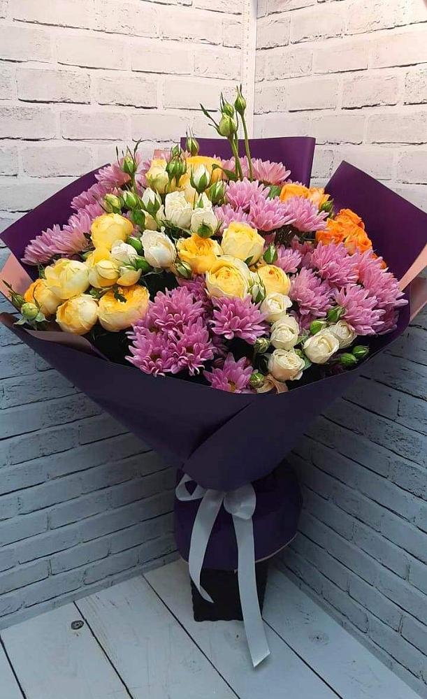 Букет цветов из: Хризантемы и Розы в Корсакове