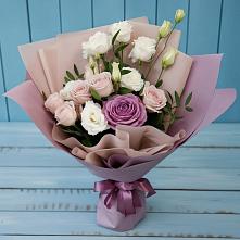 Букет цветов из:  Розы и Лизиантусы в Корсакове
