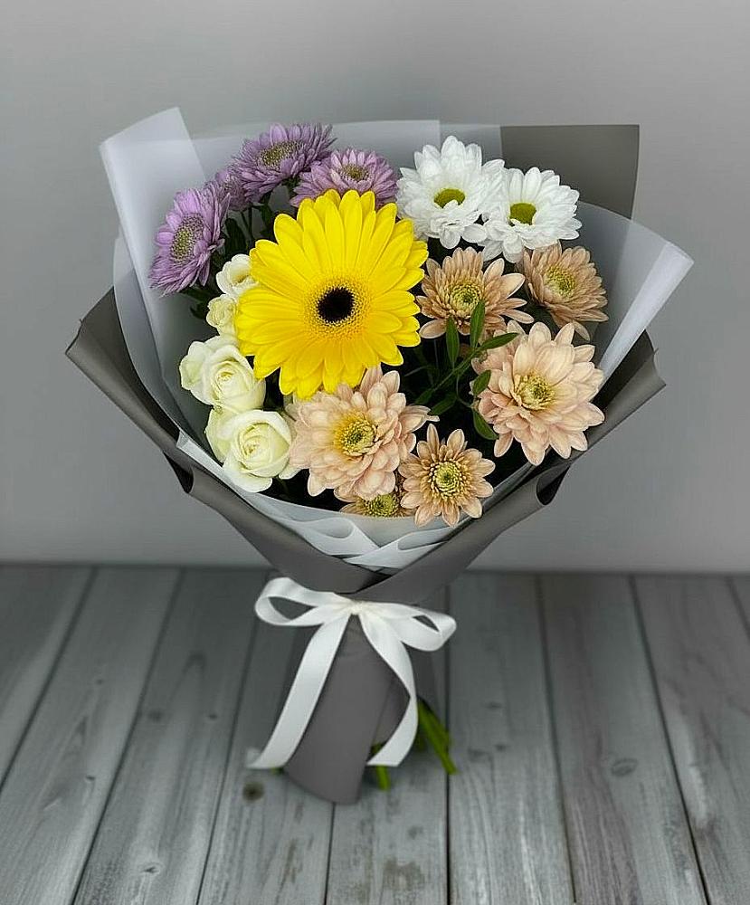 Букет цветов из: Розы, Герберы и Хризантемы в Корсакове