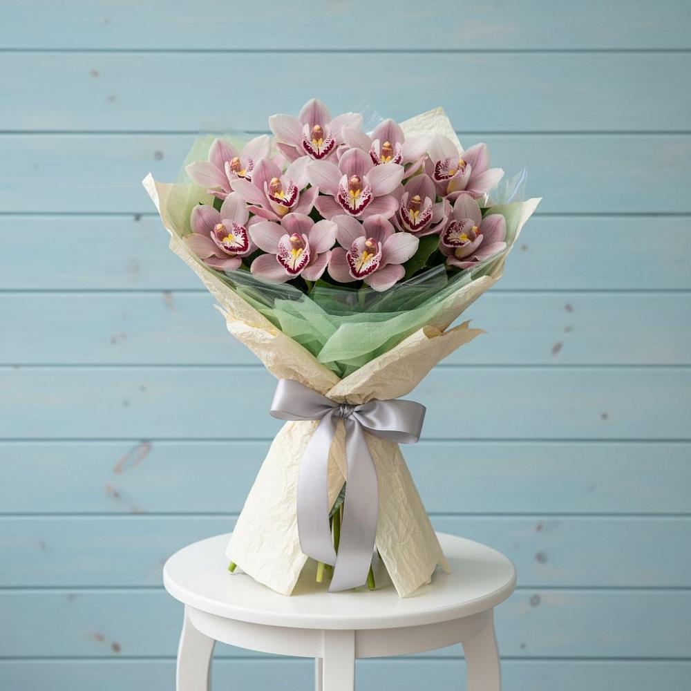 Букет цветов из: Орхидеи и Розы в Корсакове