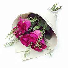 Букет цветов из:  Розы в Корсакове
