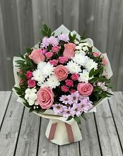 Букет цветов из:  Альстромерии, Гвоздики, Розы и Хризантемы в Корсакове