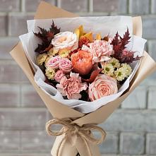 Букет цветов из:  Гвоздики, Хризантемы и Розы в Корсакове