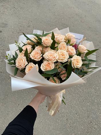 Букет Кремовые розы Латте в Корсакове