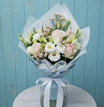 Букет цветов из:  Розы и Лизиантусы в Корсакове