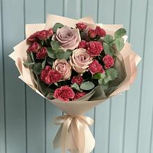Букет цветов из:  Гвоздики и Розы в Корсакове