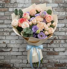 Букет цветов из:  Розы, Лизиантусы и Гвоздики #REPLACE_PRED# Корсакове