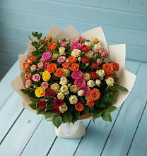 Букет Микс из разноцветных кустовых роз в Корсакове